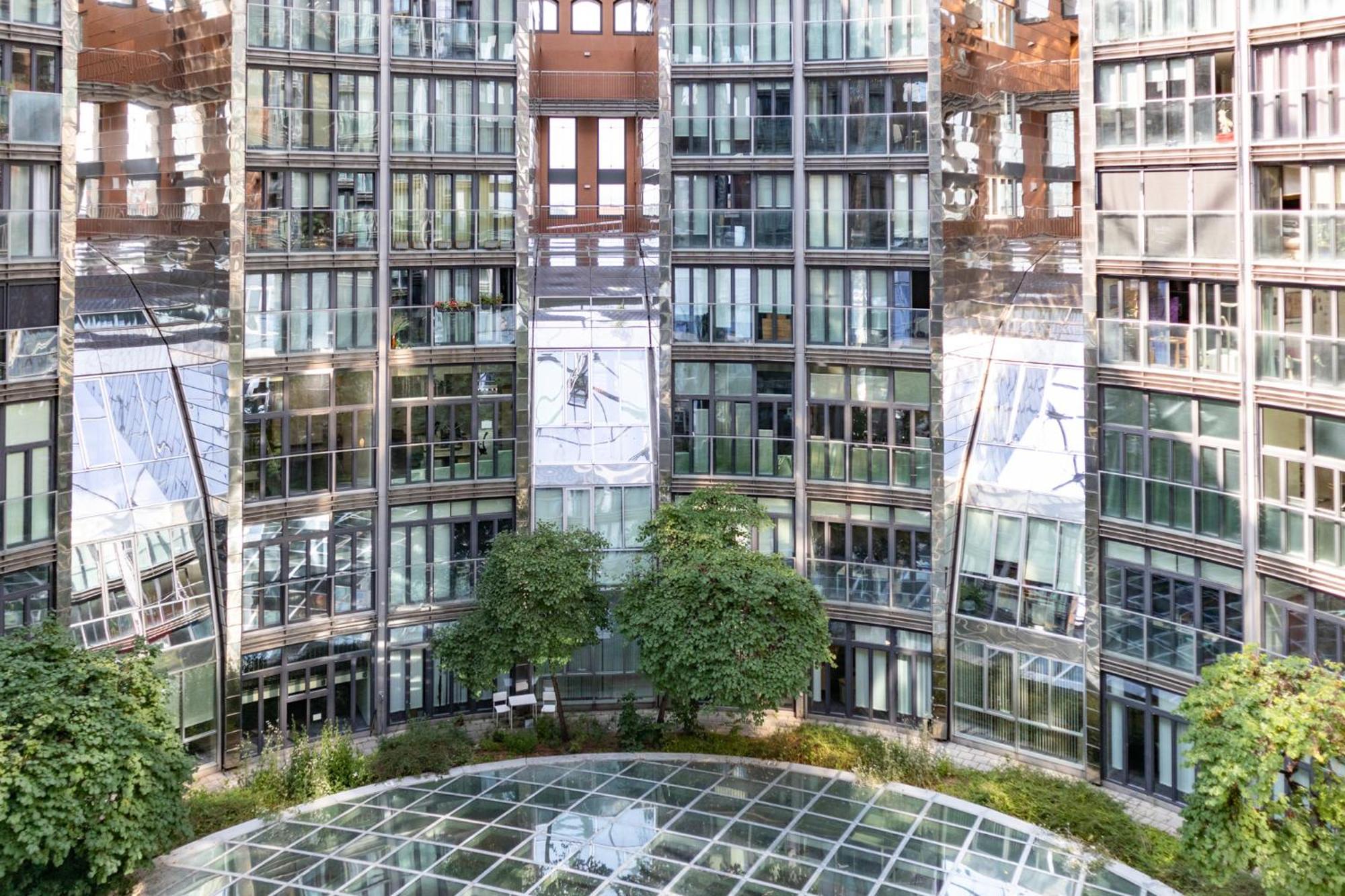 Gasometer Apartment - Designer Building With Amazing View Wien Eksteriør bilde